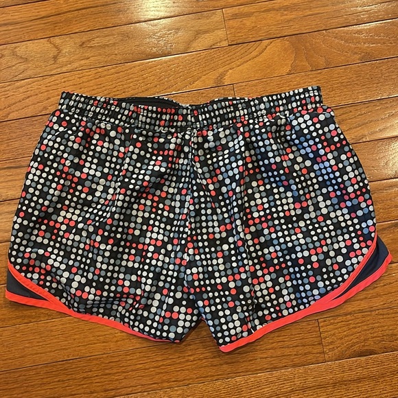 UA size large shorts - Picture 2 of 4